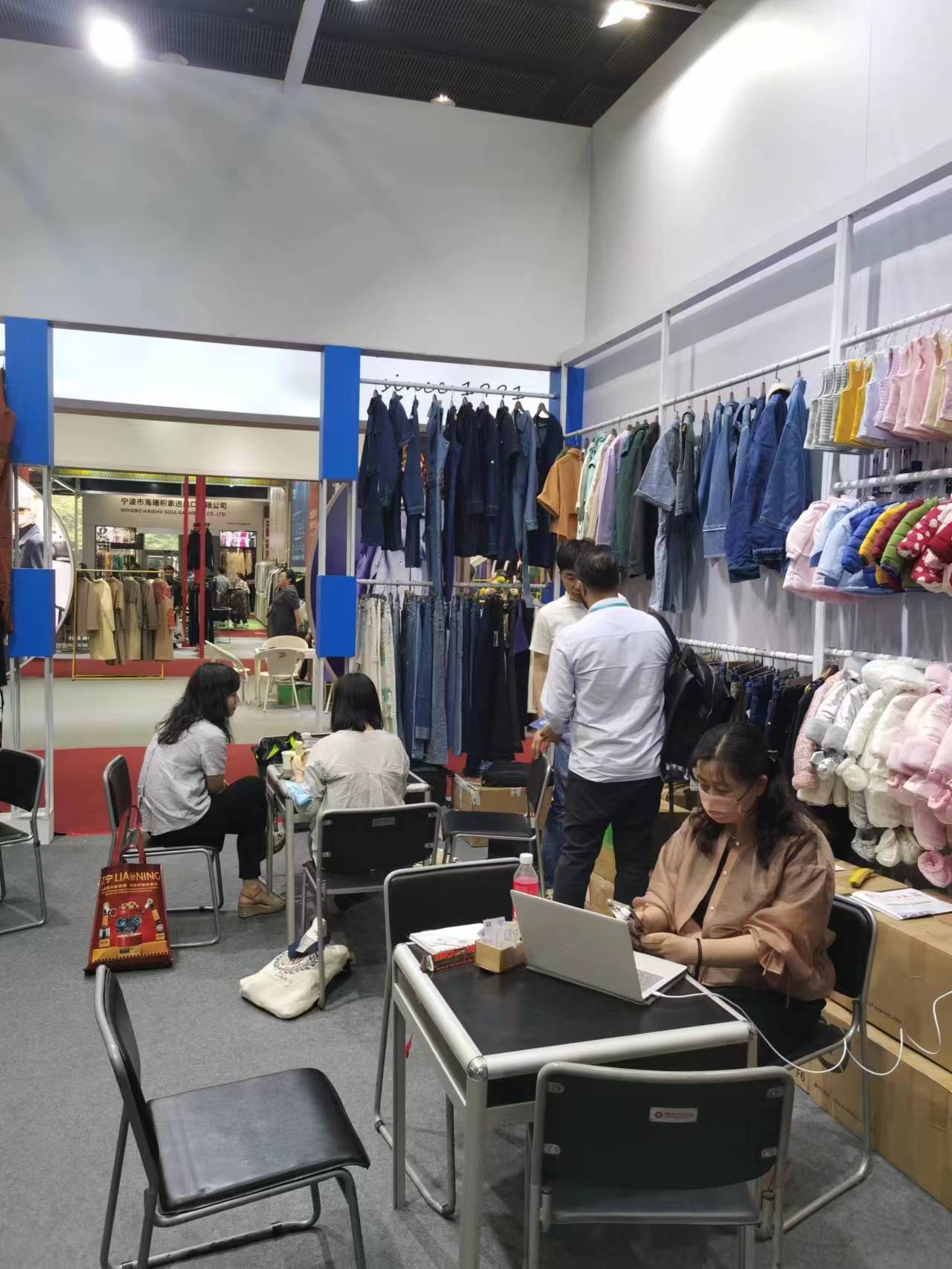 展會(huì)集錦7.jpg